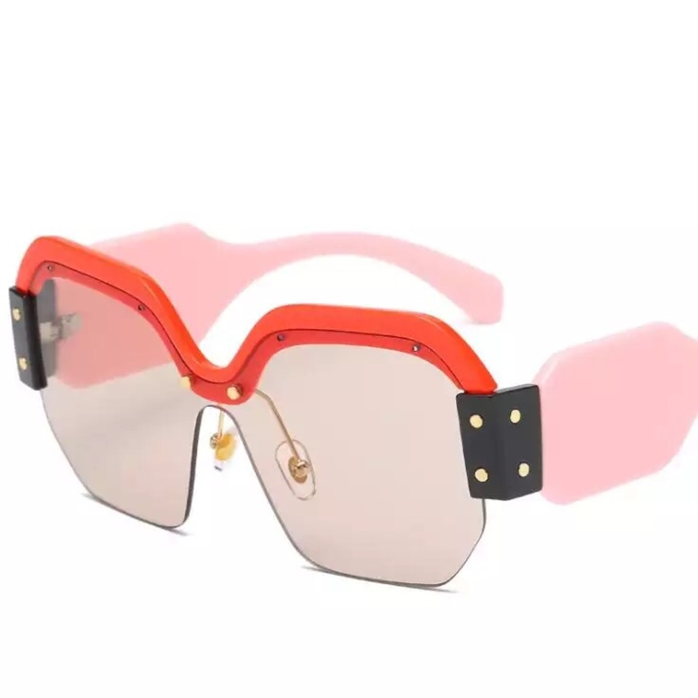 Chic sunglasses 😎 - Picture 5 of 5